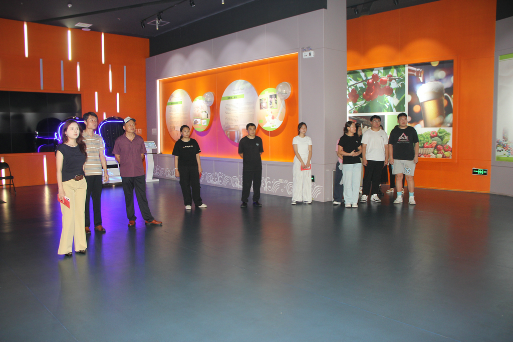 20250819情系職工子女 助力夢想啟航——潔晶集團舉行職工子女高考獎學金發放儀式6_1 20250819情系職工子女 助力夢想啟航——潔晶集團舉行職工子女高考獎學金發放儀式6_1